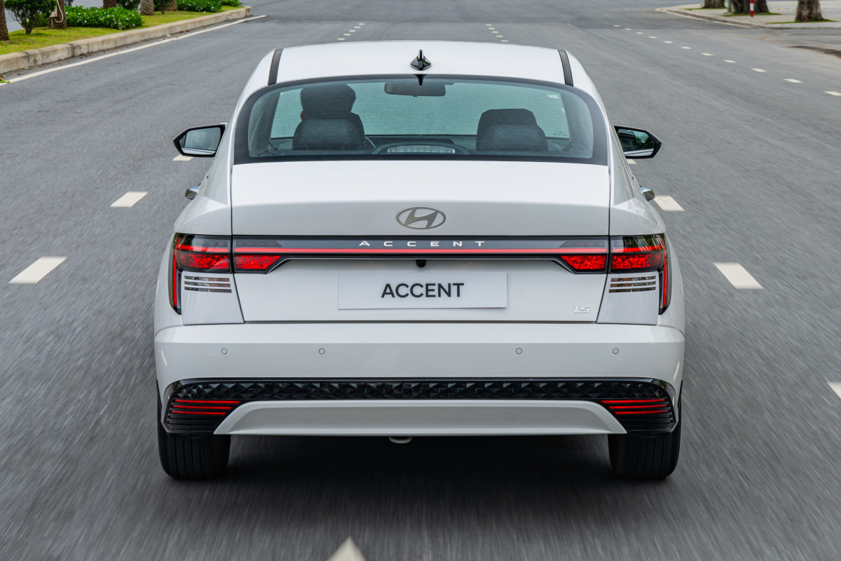 Hyundai-Accent-All-New-10